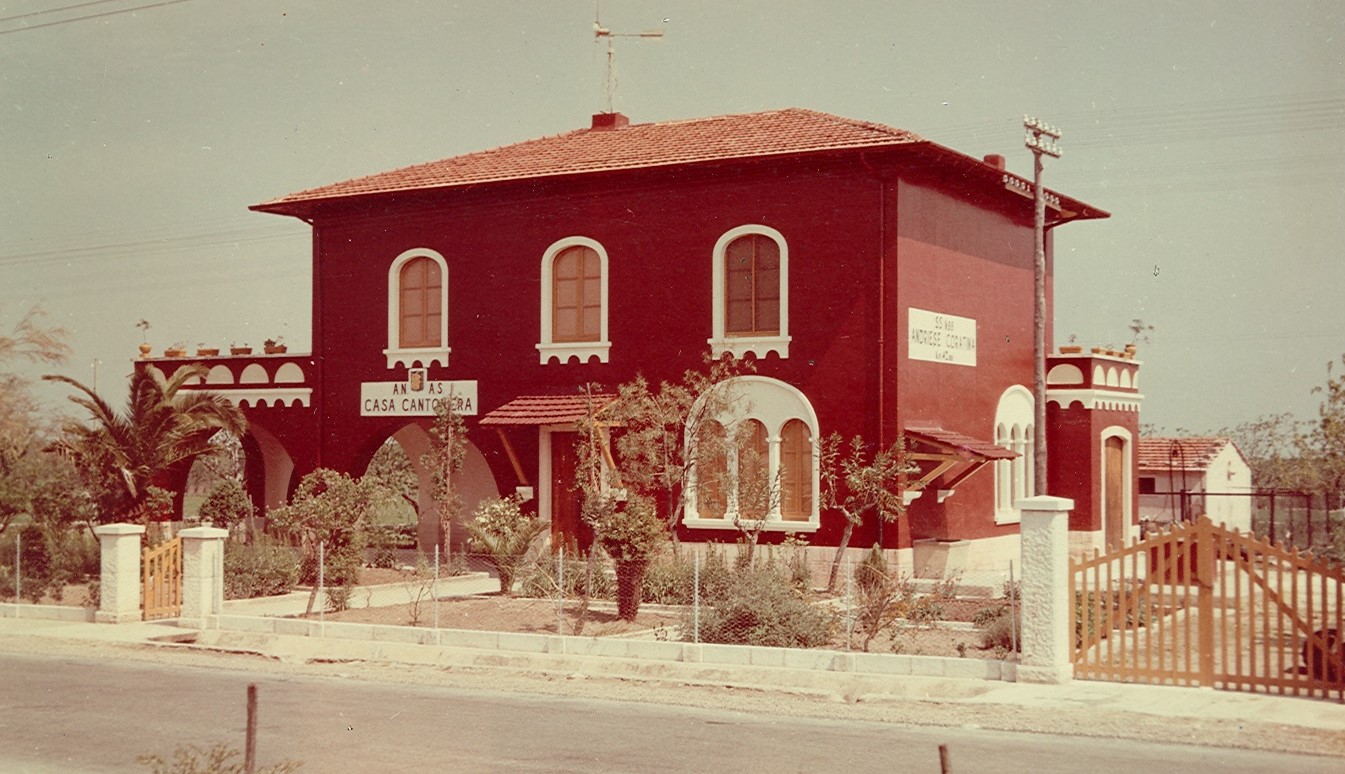 immagine storica di casa cantoniera in Puglia