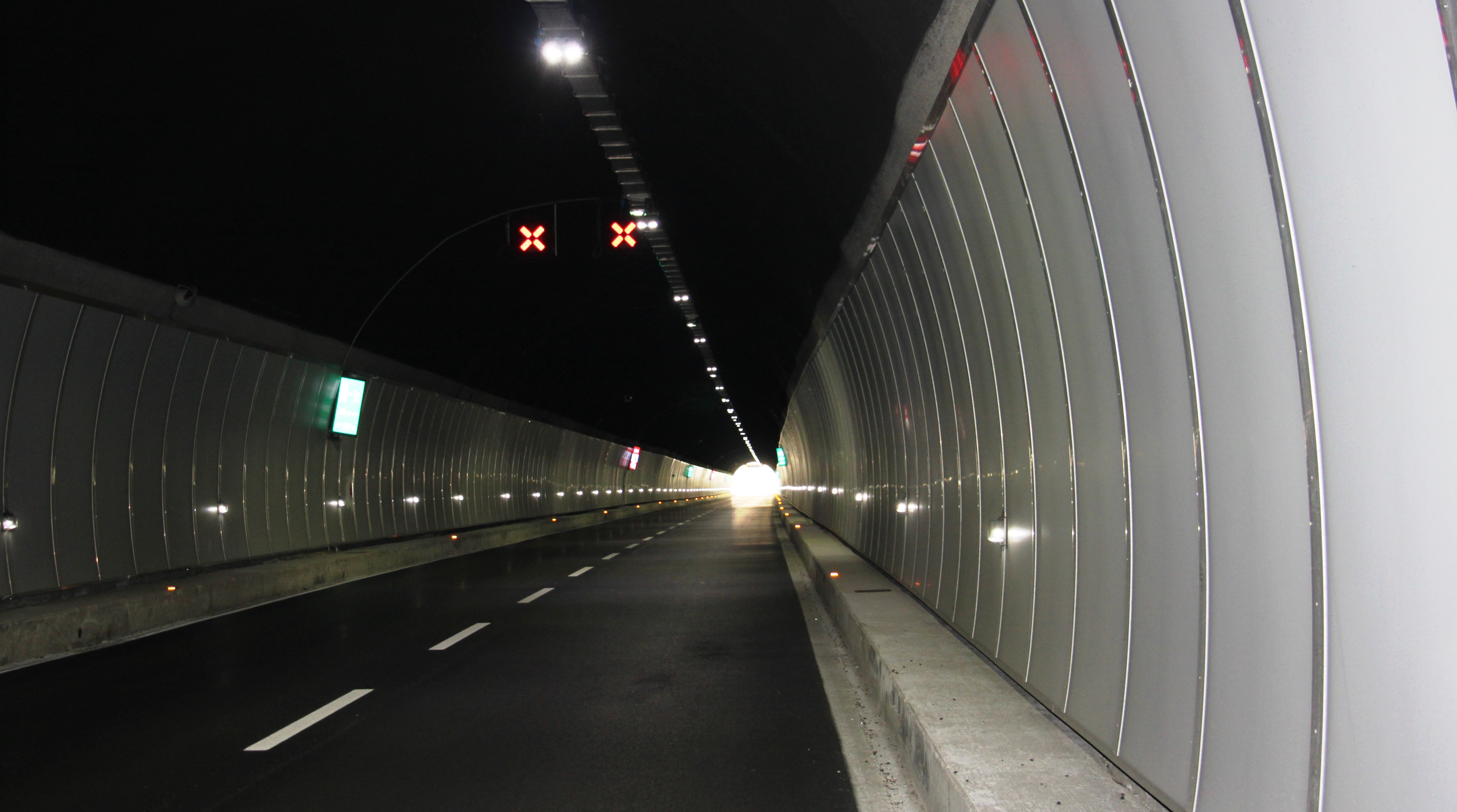 Veduta interna di una galleria