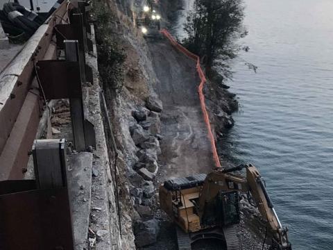 Lavori in corso nel cantiere della Tremezzina