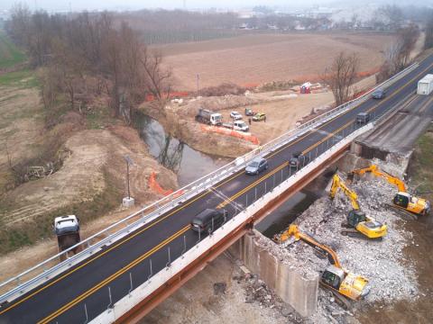 Demolizione viadotto direzione Asti